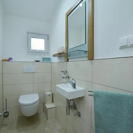 Family Friendly House With A Swimming Pool - 20869 רוביני